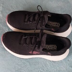 Skechers Black and Pink Women's Sneakers slip ons